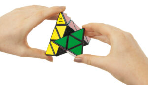 Łamigłówka Pyraminx - obrazek 2